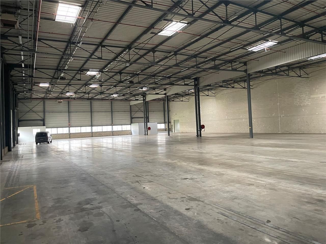 Nous proposons à la location des locaux d'activit