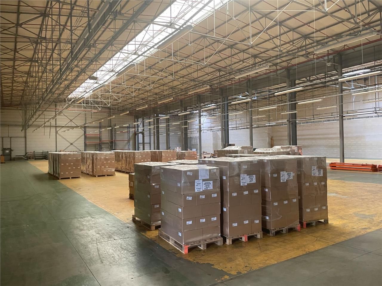 Nous proposons à la location des locaux d'activit