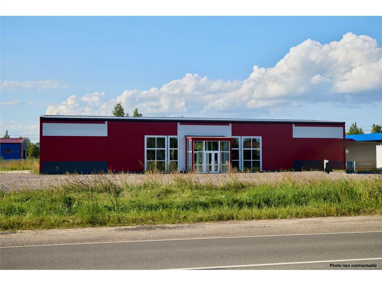 Nous proposons à la location des locaux commercia