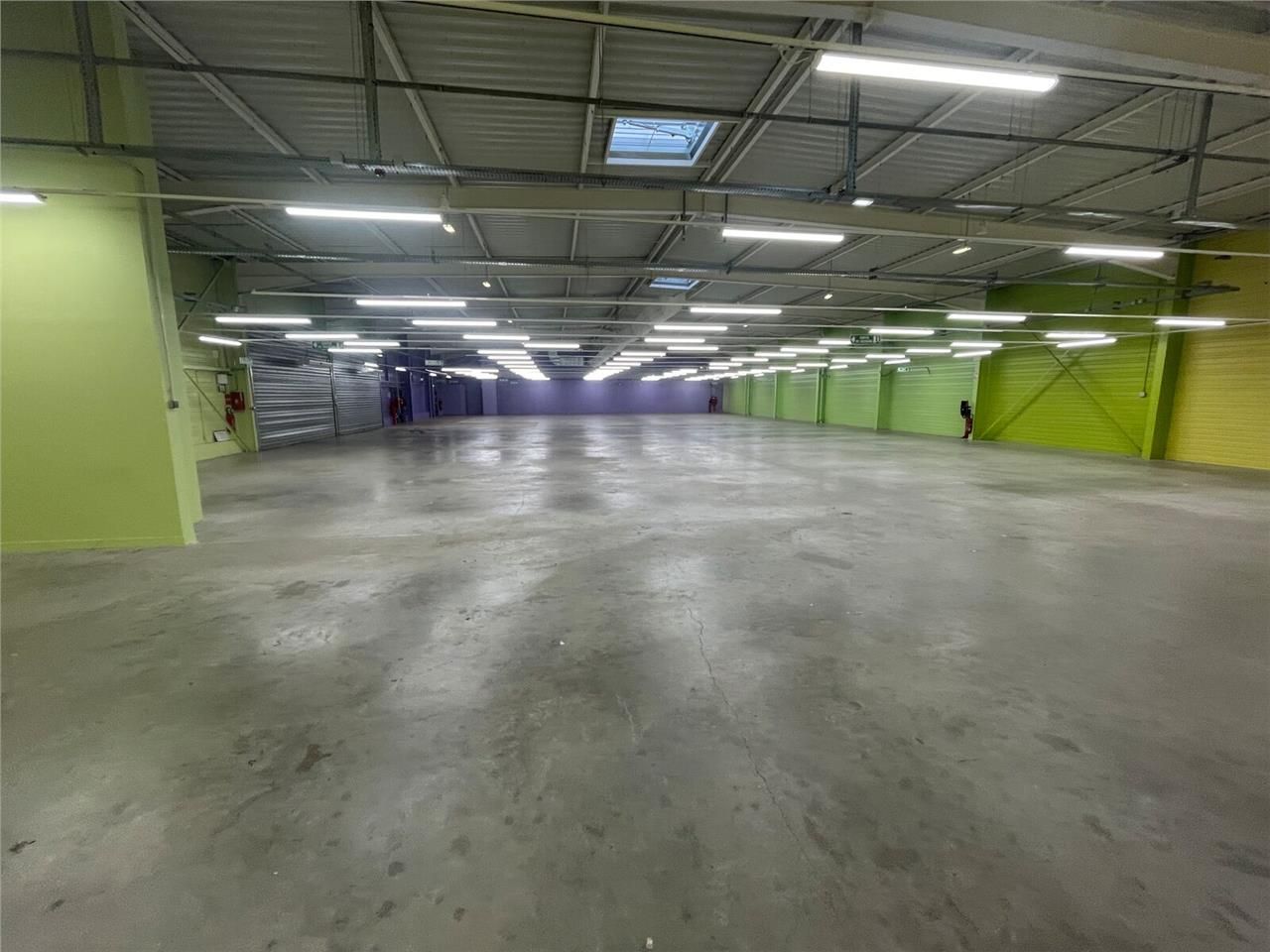 Nous proposons à la location des locaux commercia