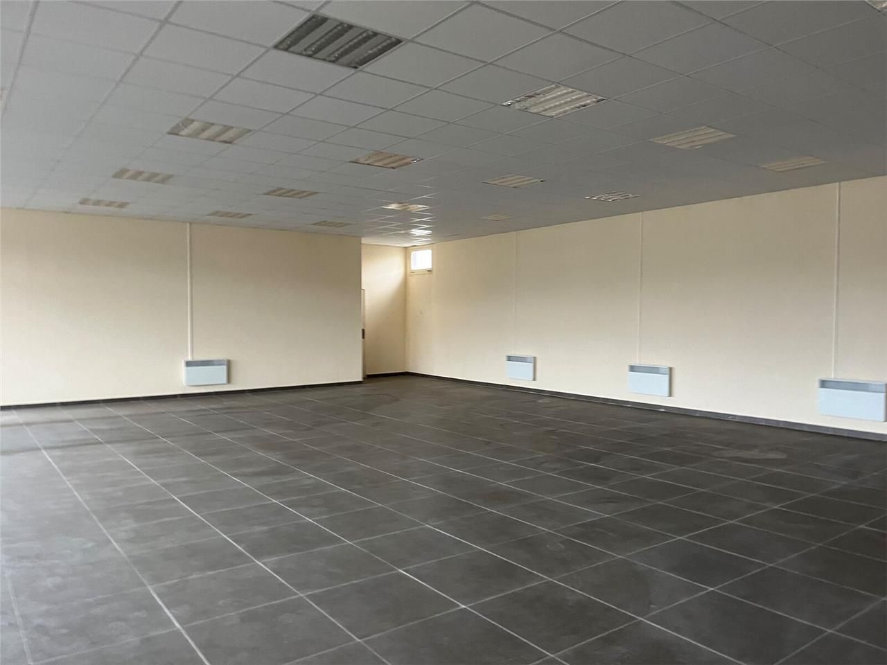 Au sein du parc d'activité Les Marches de l'Oise,