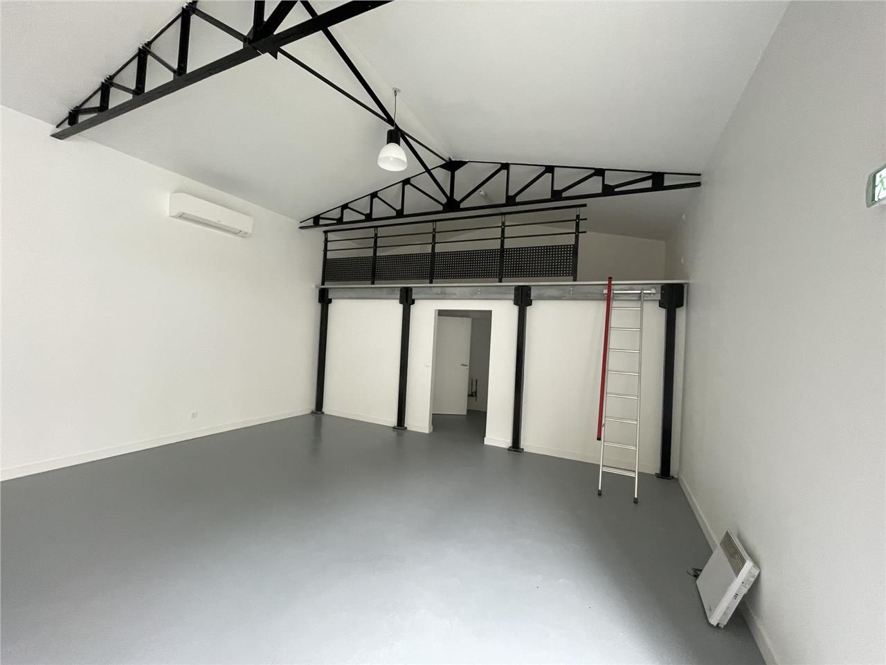 Bureaux d' environ 80 m2, situés en centre ville