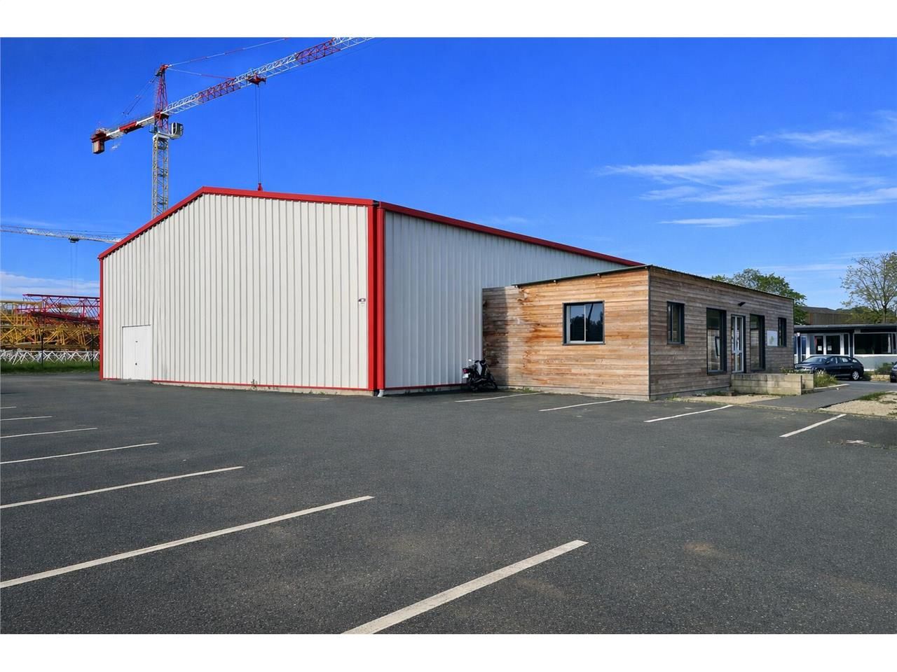 ARTHUR LOYD OISE vous propose à la vente un local