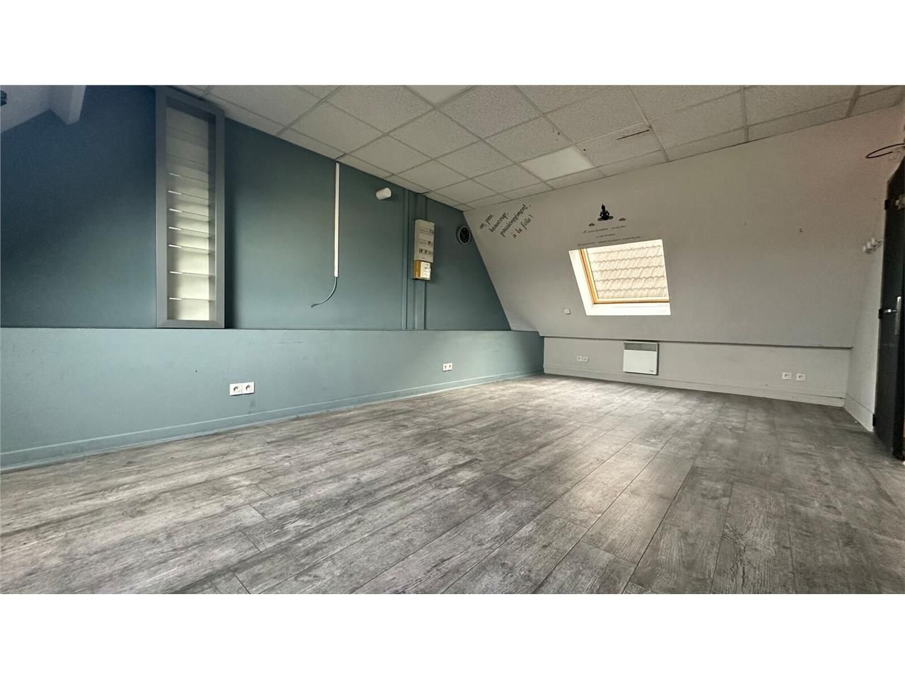 BUREAUX - 92 M2 - A LOUER - ZAC DE THER ARTHUR L