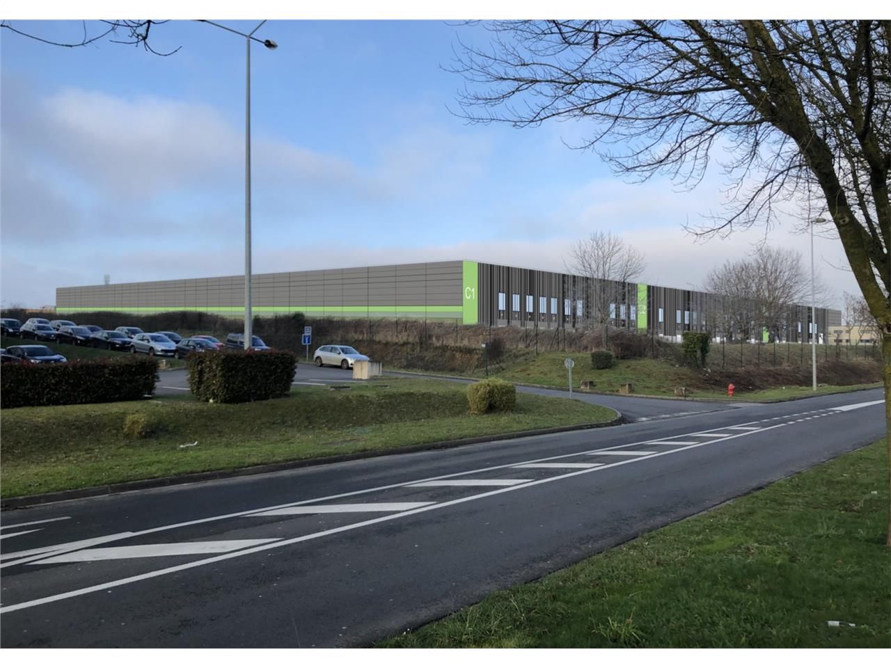 Entrepôt de très bonne qualité et parfaitement éq