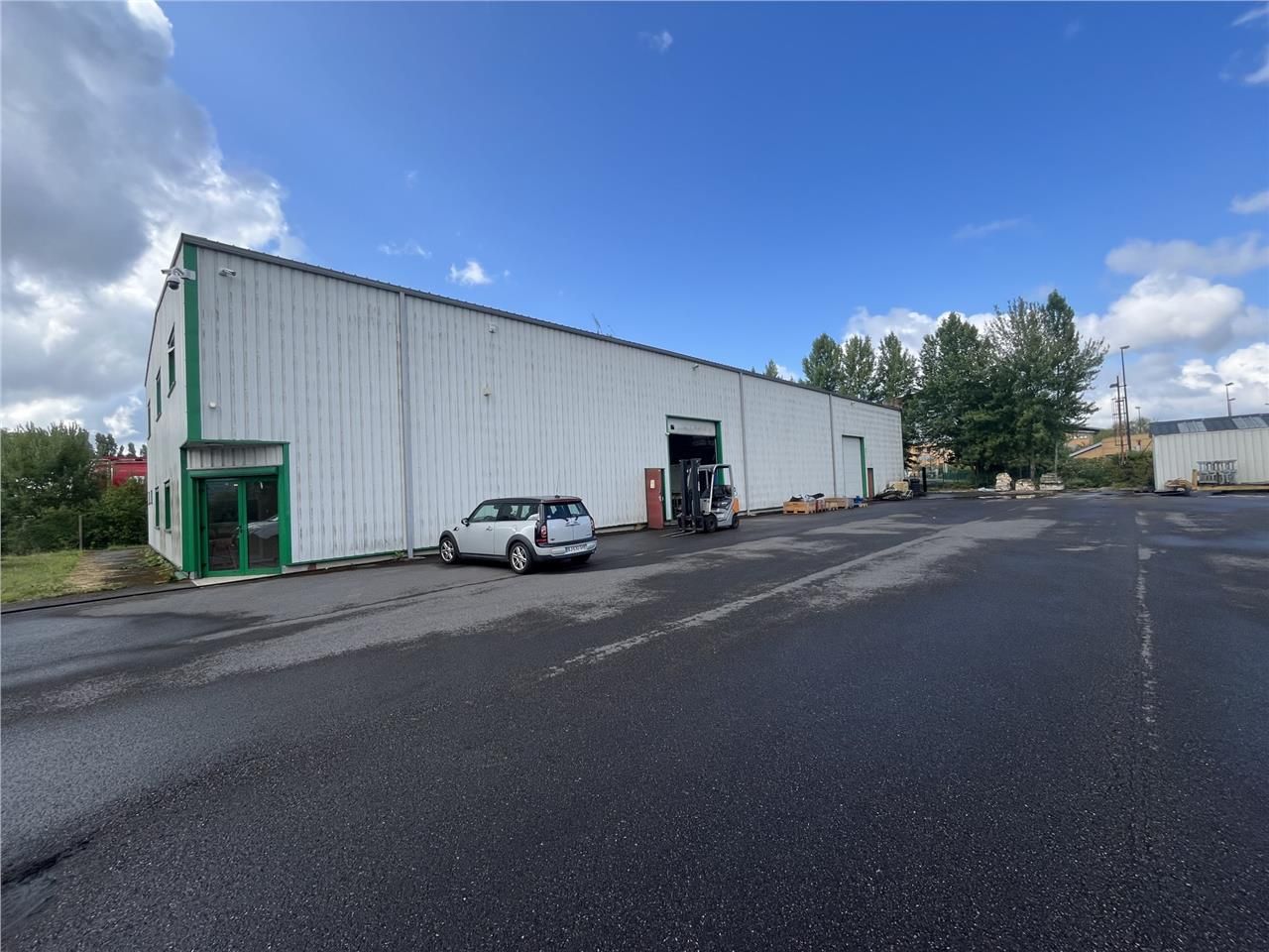 ARTHUR LOYD vous propose à la vente un local d'ac