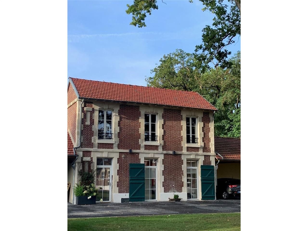 ARTHUR LOYD vous propose  à la location une cellu