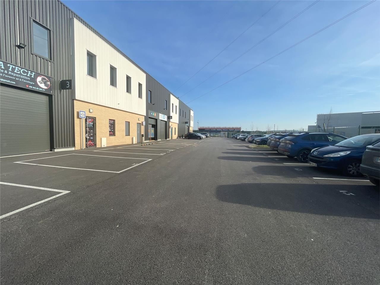 Arthur Loyd vous propose à la location un local d