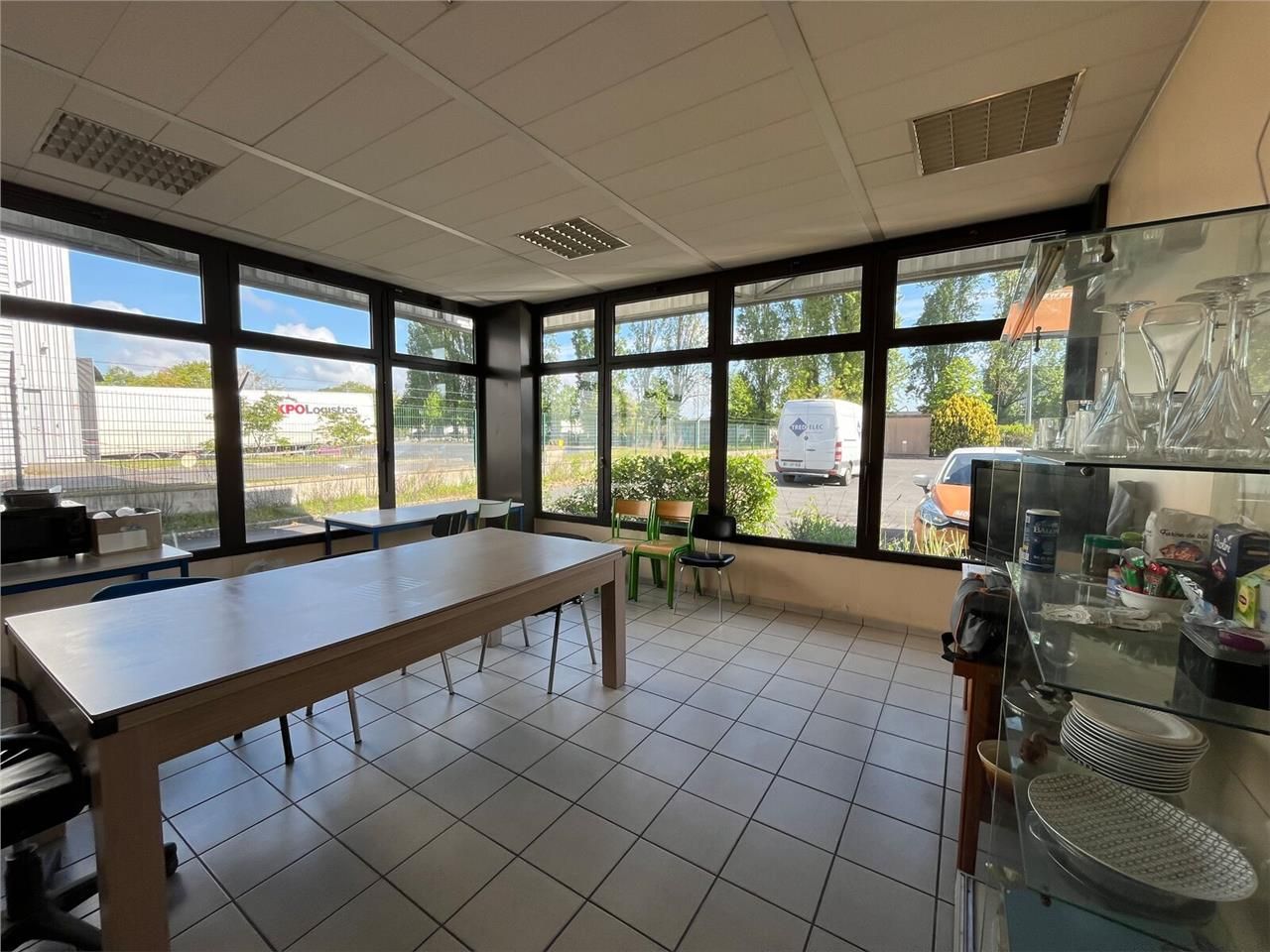 Situé au sein de la zone industrielle de Nogent-s