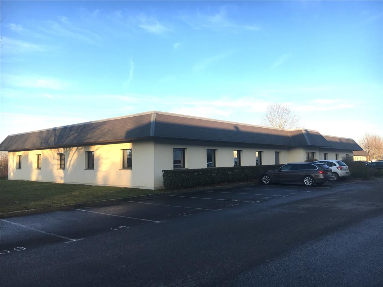 BUREAUX - A LOUER - 107 m2 - SAINT-QUENTIN : Au s