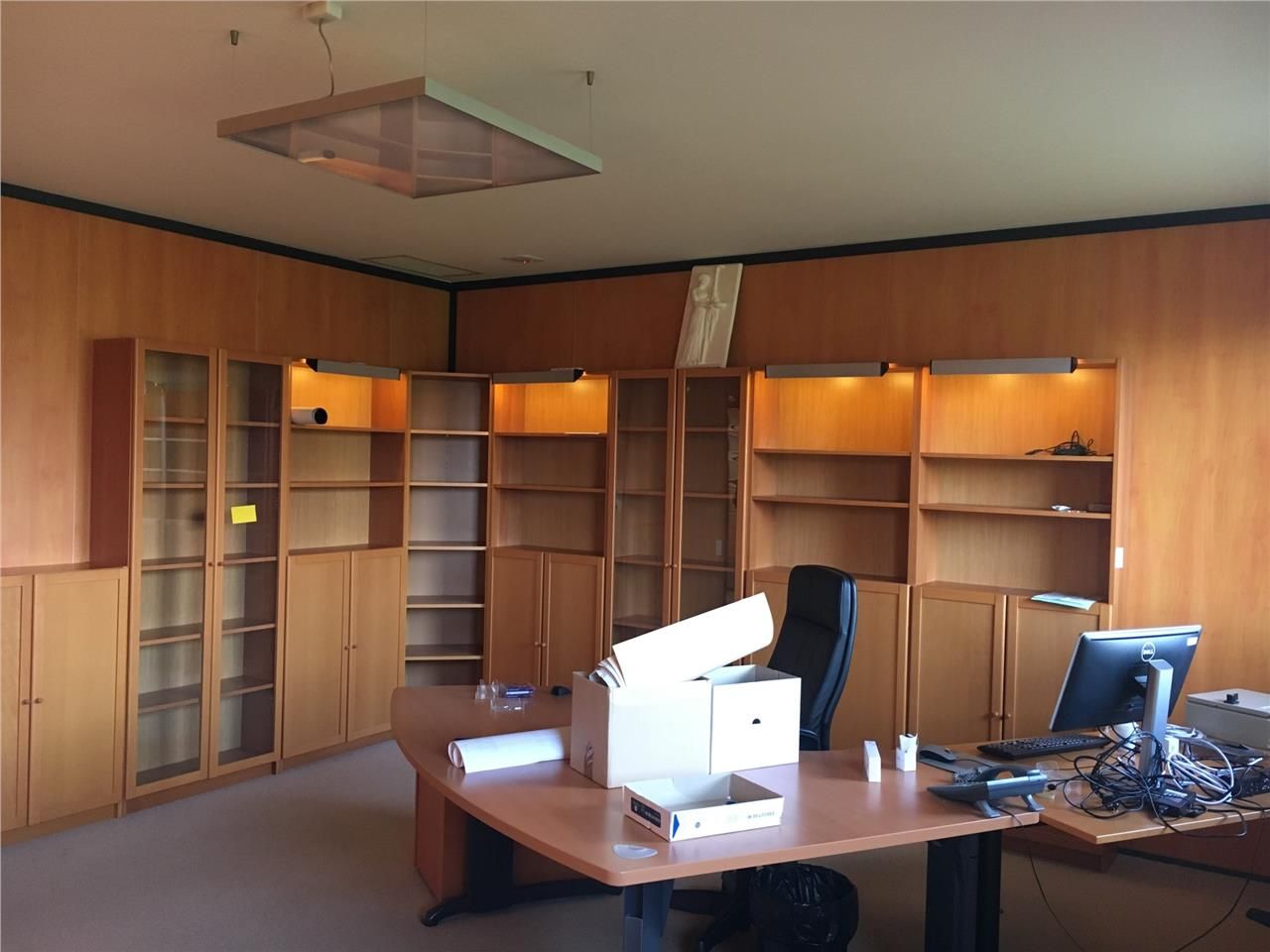 BUREAUX - A LOUER - 107 m2 - SAINT-QUENTIN : Au s