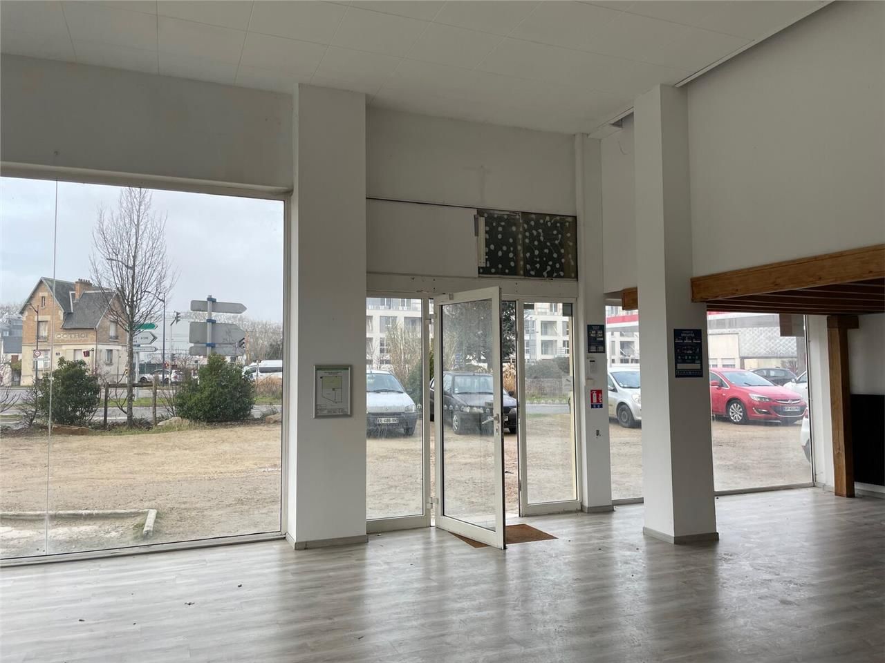 LOCAL COMMERCIAL - 154 m2 - A VENDRE - SOISSONS  