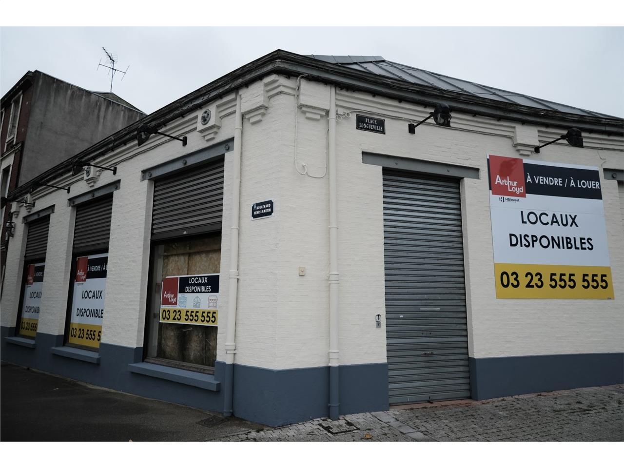 A VENDRE - LOCAL COMMERCIAL - 327 M2 - SAINT-QUEN