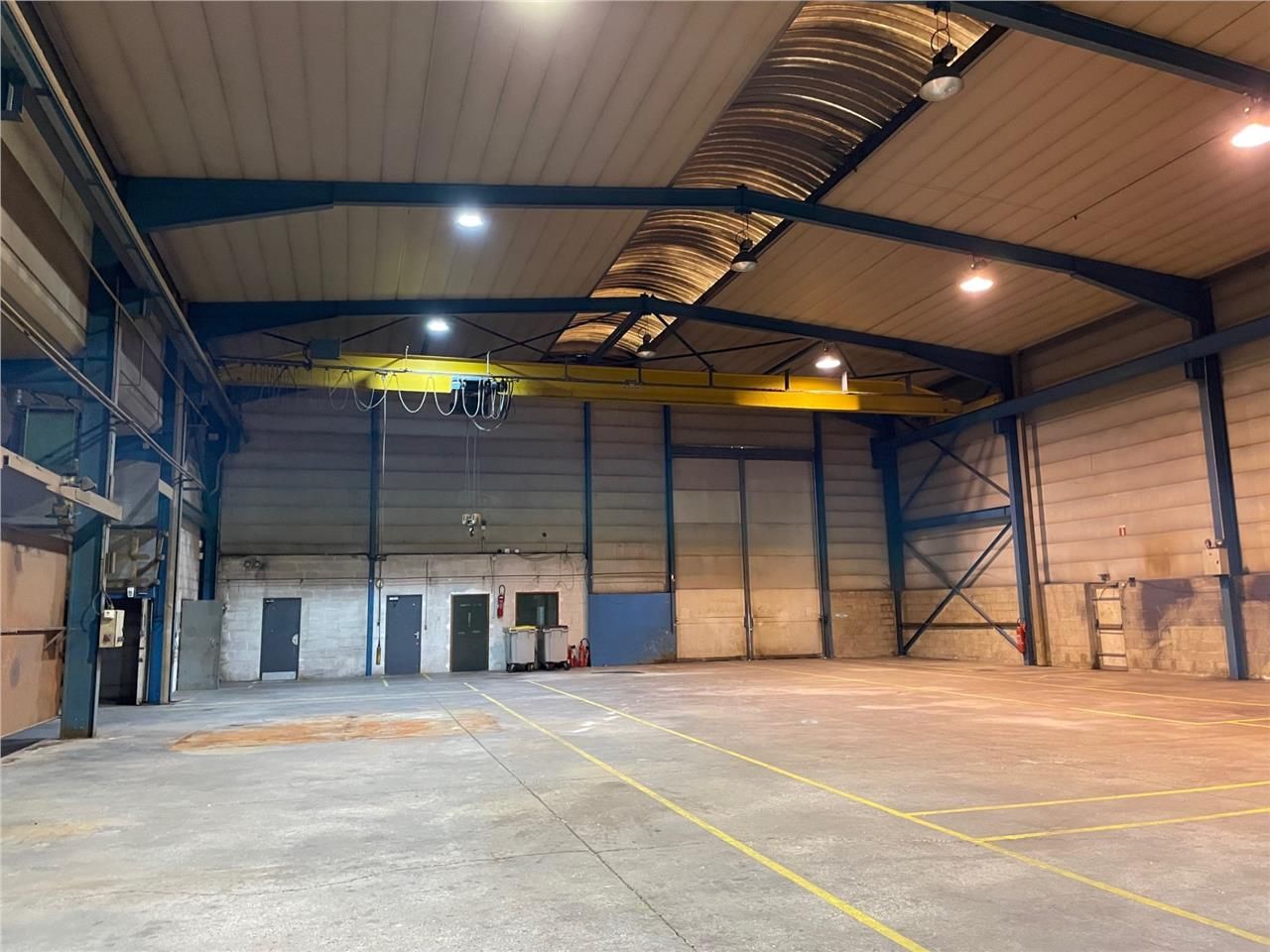 LOCAL D'ACTIVITES - 1946 m2 - A LOUER - A PROXIMI