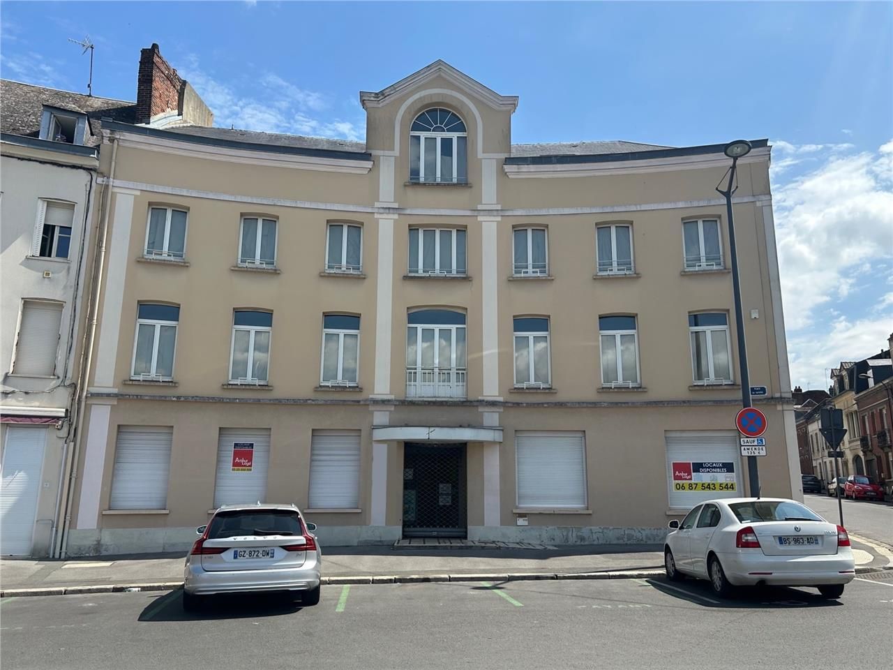 A LOUER - BUREAUX  - 167 M2 - SAINT-QUENTIN. Dans