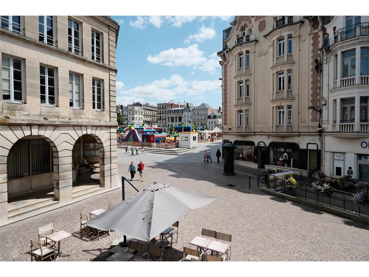 Arthur Loyd vous propose à la location un local c