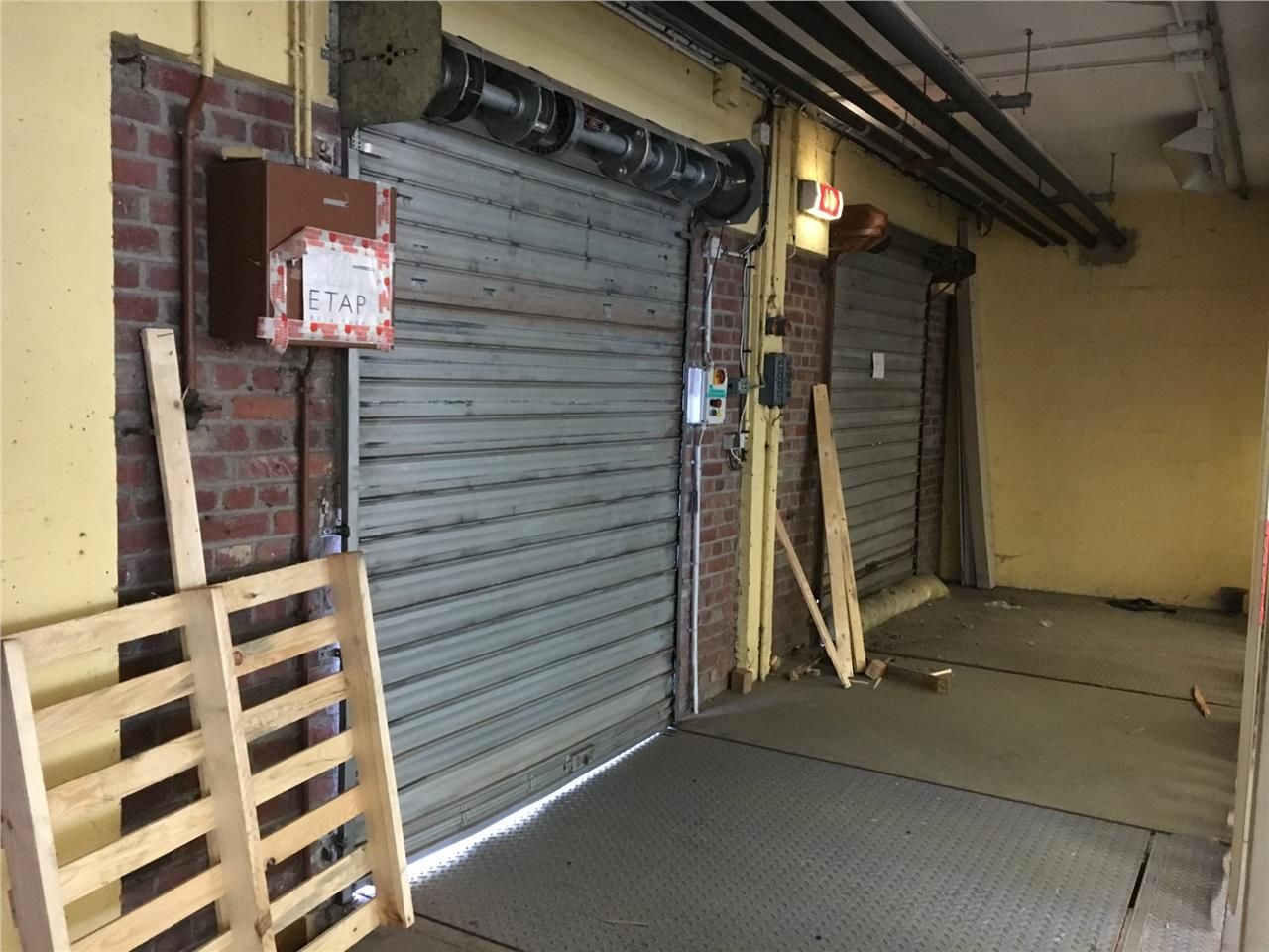 SURFACE DE STOCKAGE ET/OU D'ACTIVITÉ A LOUER.  Da