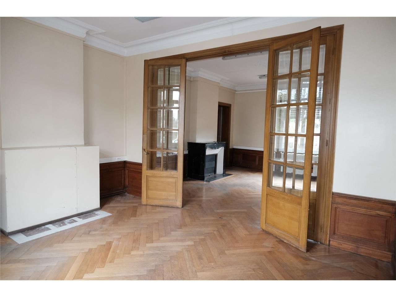 Dans un ensemble immobilier de 622 m²  à moins de