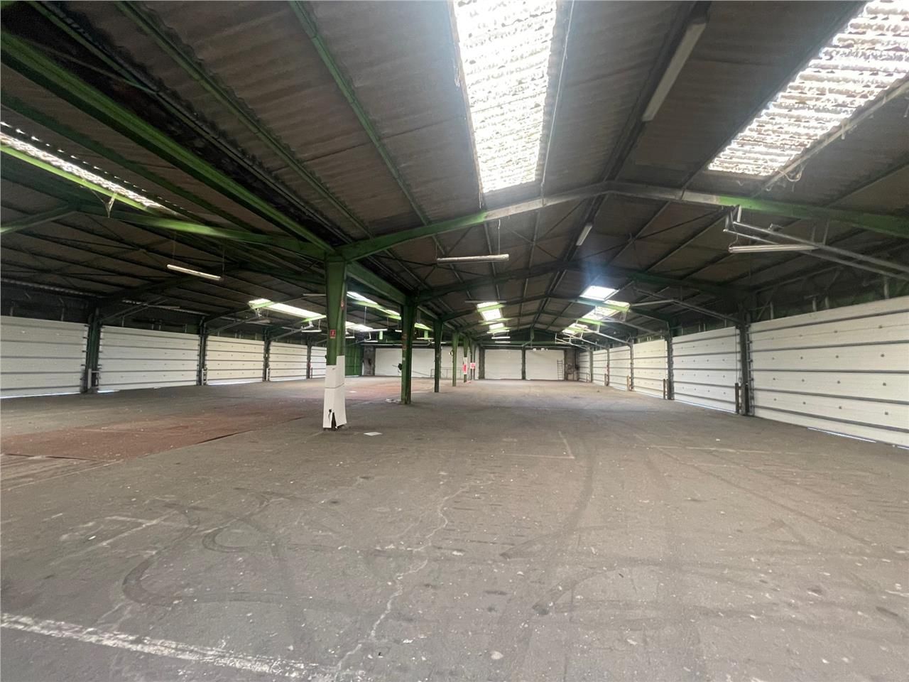 MESSAGERIE A LOUER : Située sur la Zone Industrie