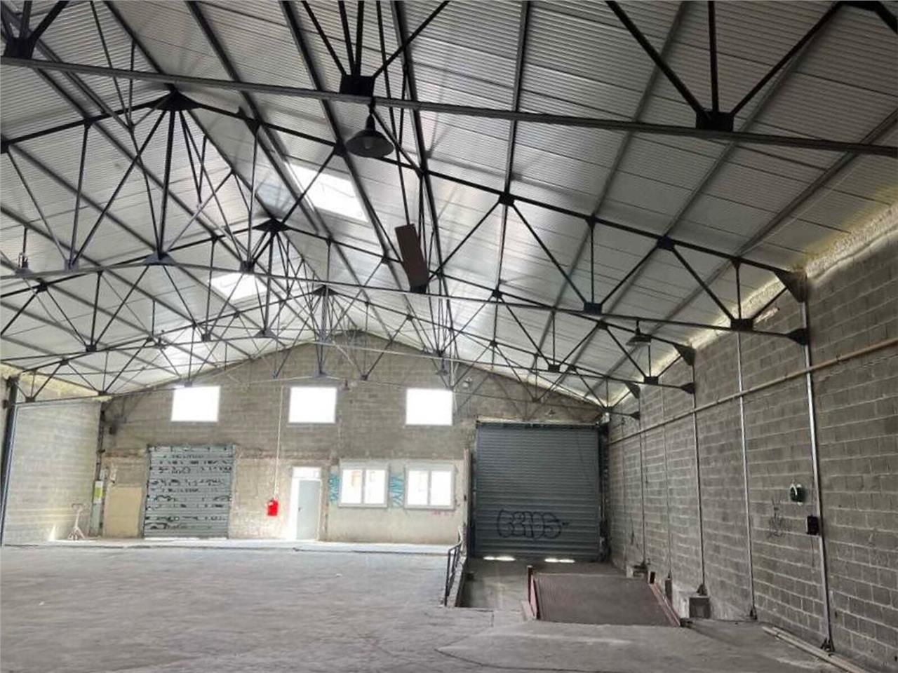 A LOUER - LOCAL D'ACTIVITÉ  - 575 M2 - SAINT-QUEN