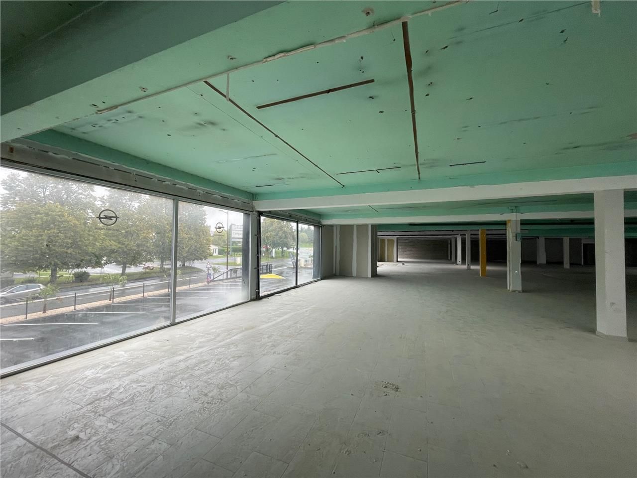 BUREAUX PLATEAU BRUT A AMÉNAGER  - 1200 M2  - SAI