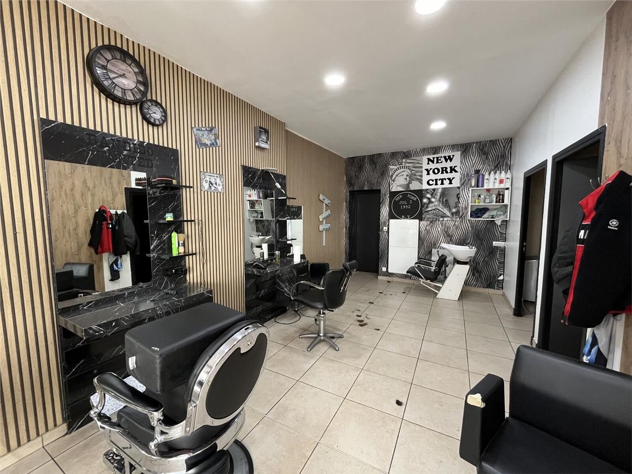 Arthur Loyd vous propose à la location un local c