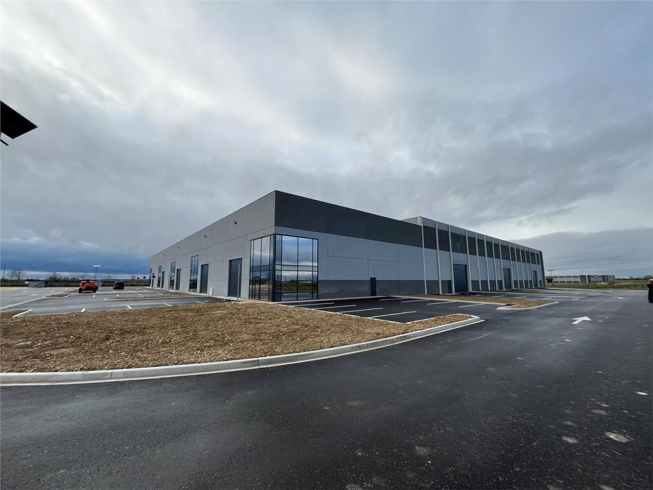 Situé au sein d'un parc d'activités en plein déve