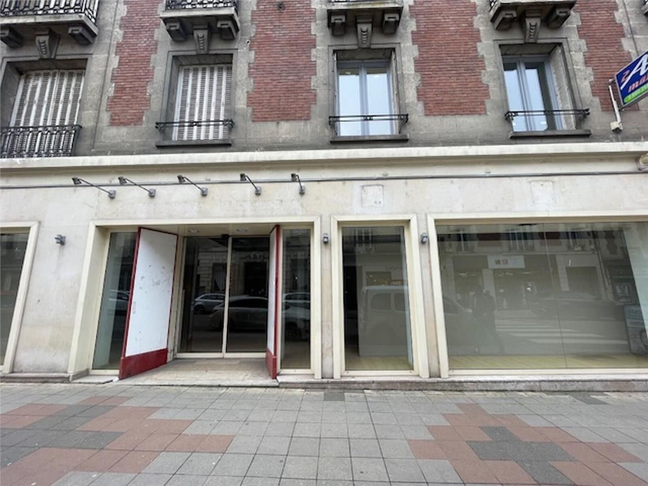 Arthur Loyd vous propose un local commercial de 1