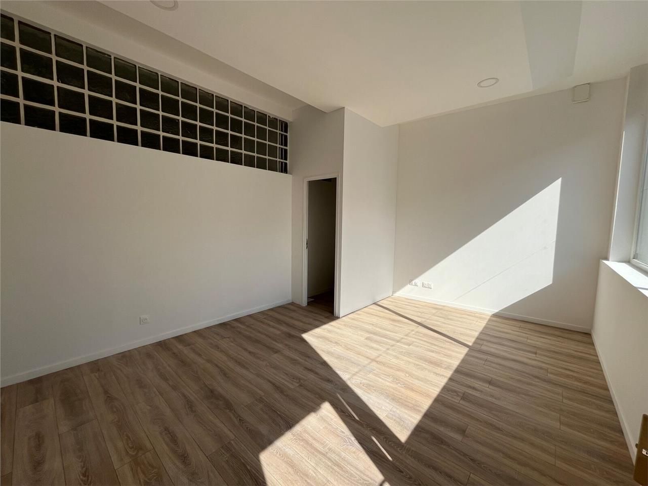 A LOUER - BUREAUX - 20 M2 - SAINT-QUENTIN. ARTHUR