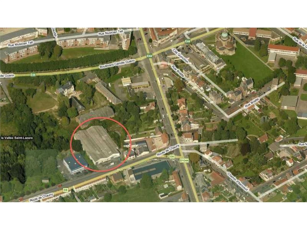 A VENDRE - LOCAL D'ACTIVITÉ  - 1261 M2 - SAINT-QU