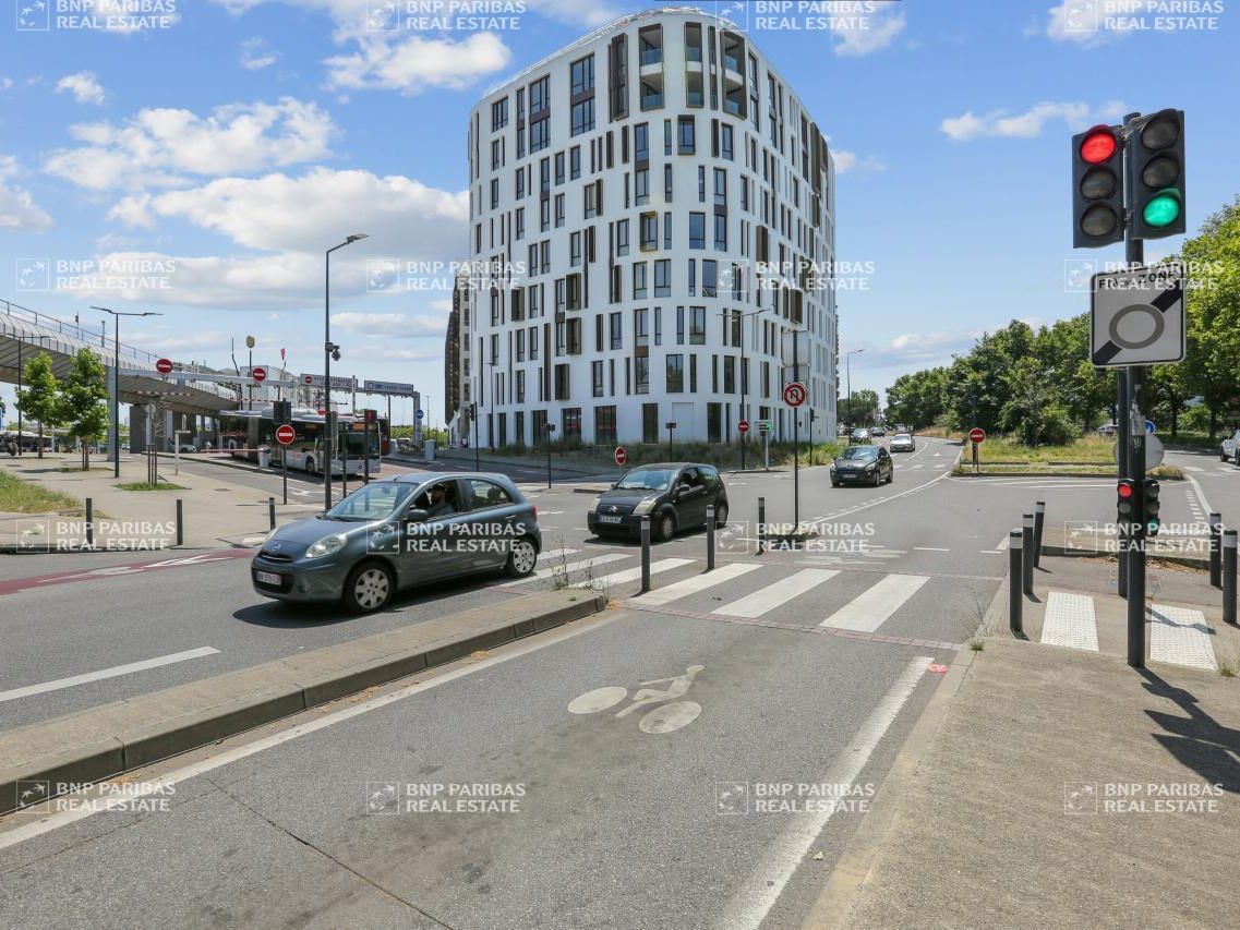 2551.14 m² pour ce bureaux en location à Toulouse