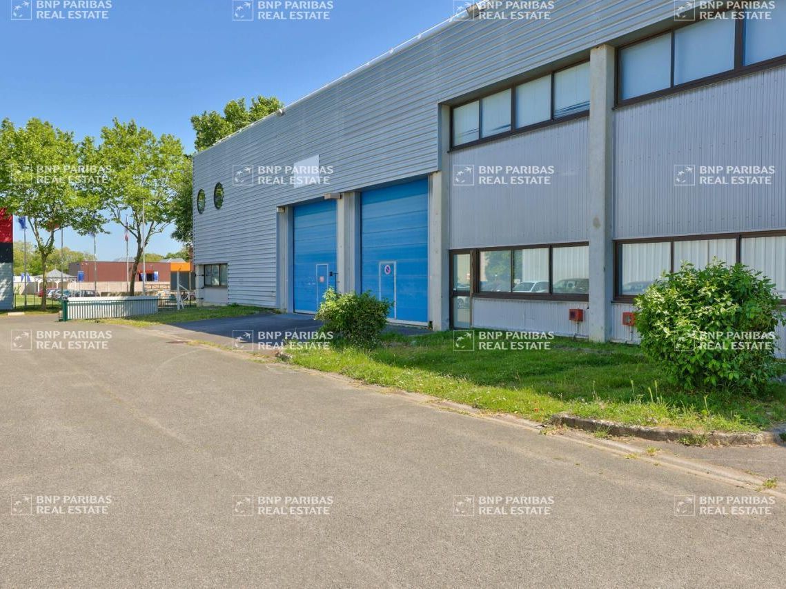 Location PME-PMI 827 m² non divisibles 77090 Collégien