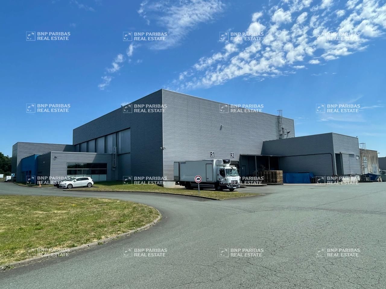 Vente Activité 2460 m² non divisibles 85600 Montaigu-vendée