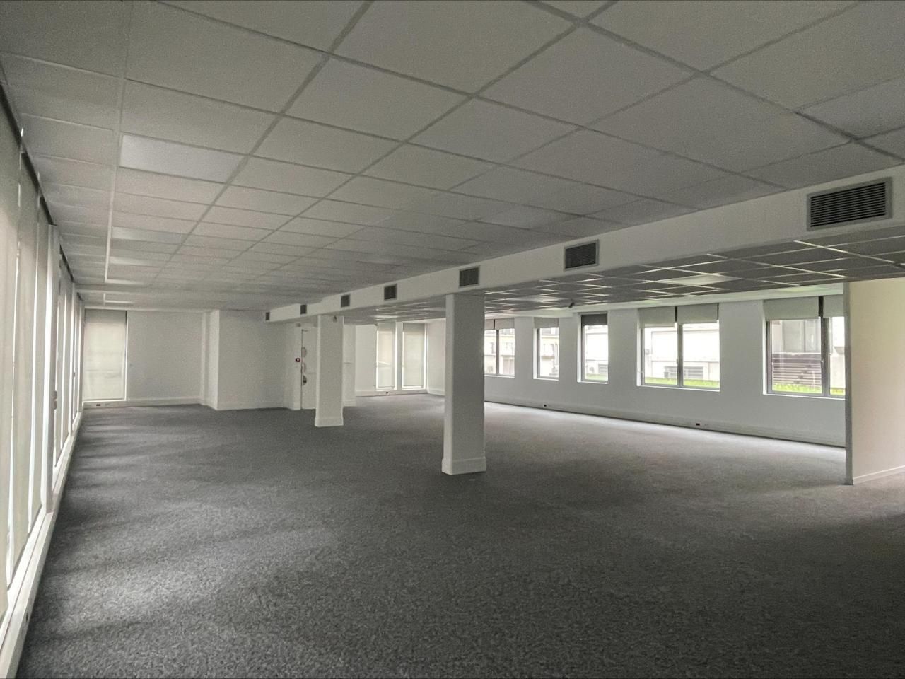 614 m² pour ce bureaux en location à Montreuil