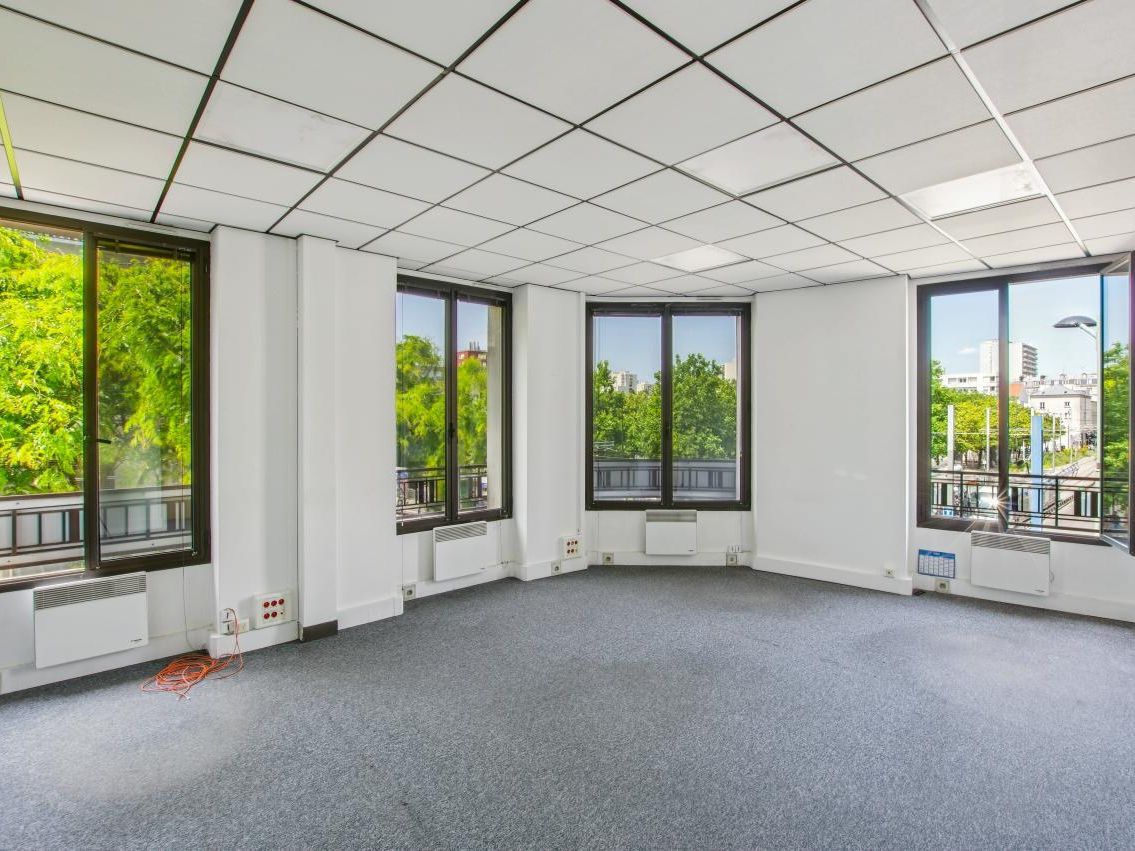 Vente Bureaux 266.2 m² non divisibles 93200 Saint denis