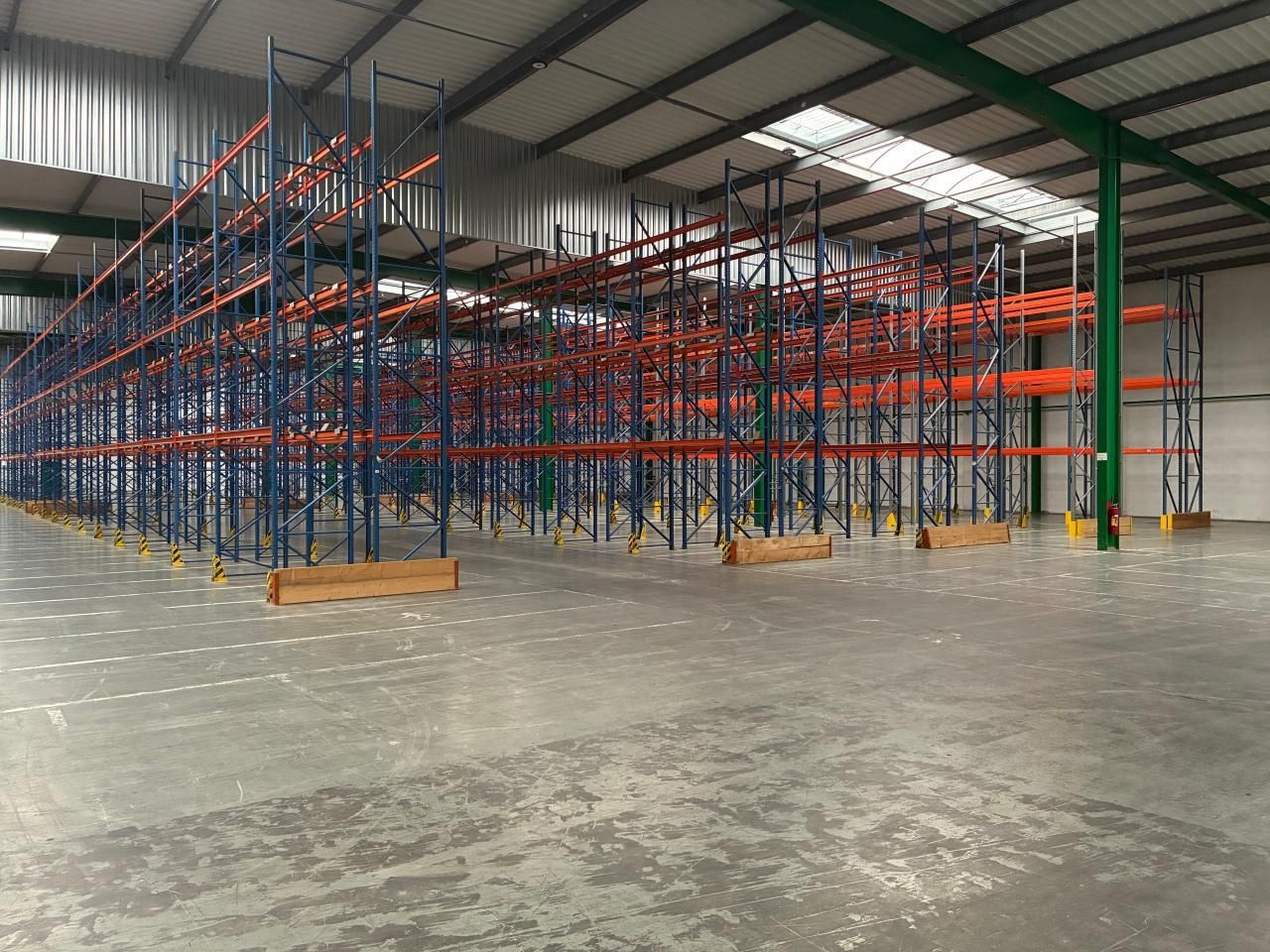 Location Entrepôts classe A 16319.18 m² non divisibles 59211 Santes