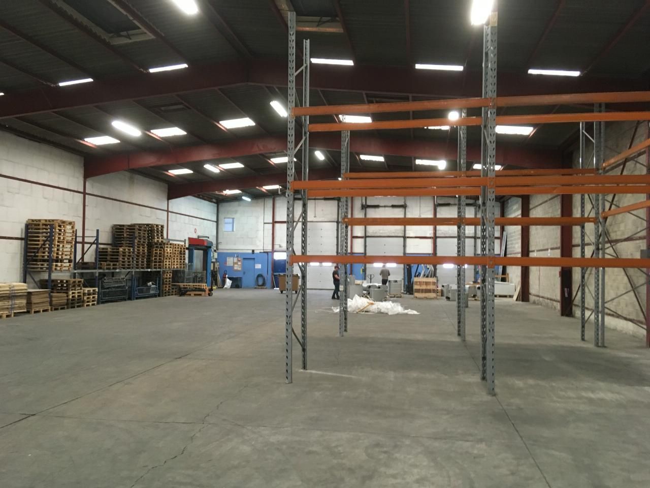 Location Activité 2636 m² non divisibles 91090 Lisses