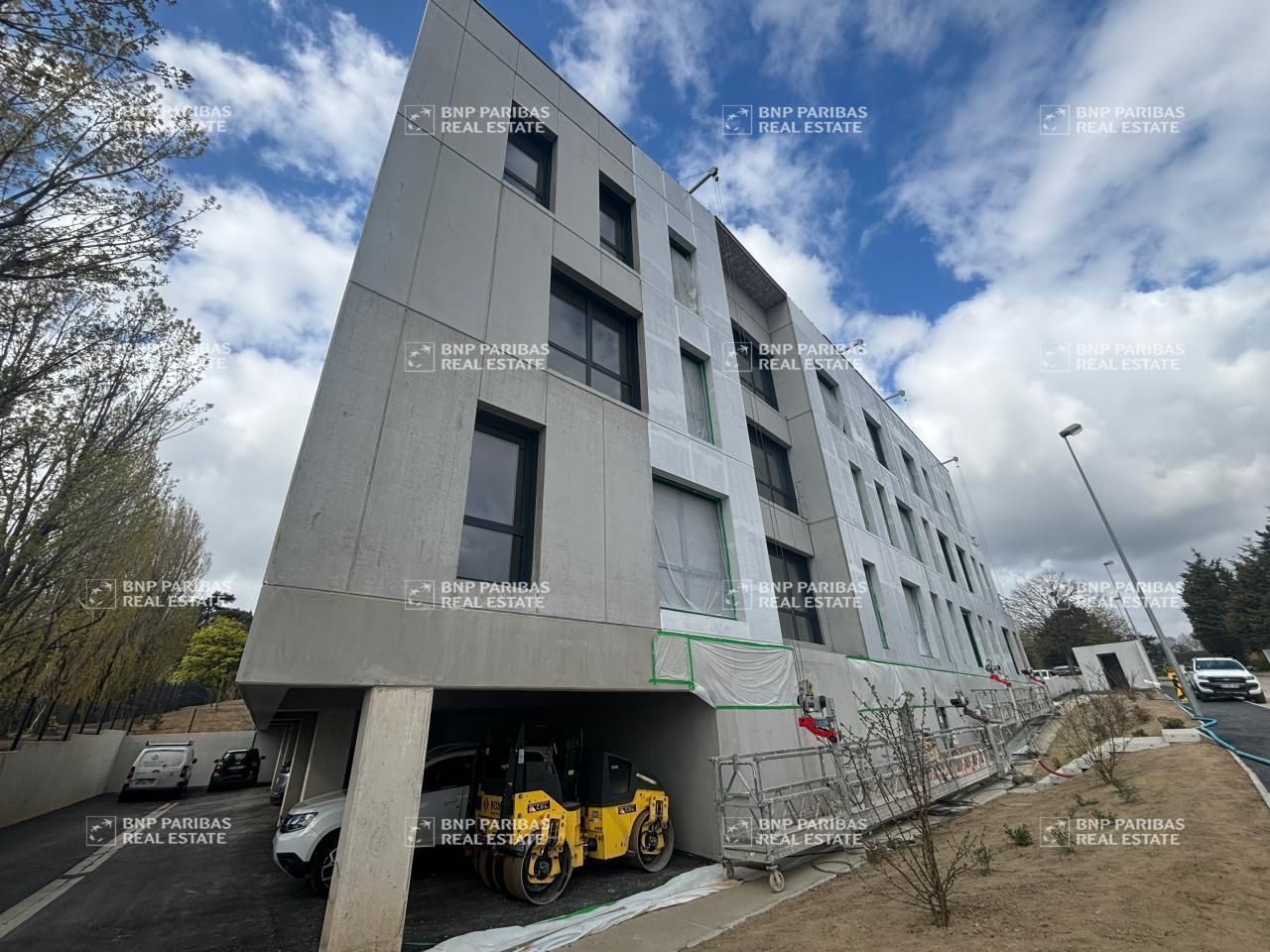 933 m² pour ce bureaux en vente à La tour-de-salvagny