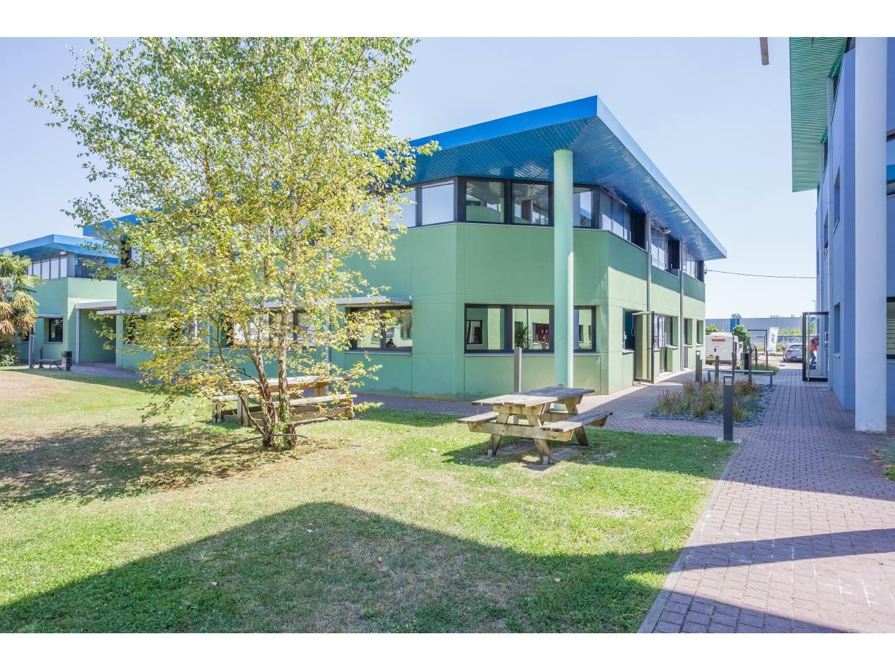 503.86 m² pour ce bureaux en location à Canéjan