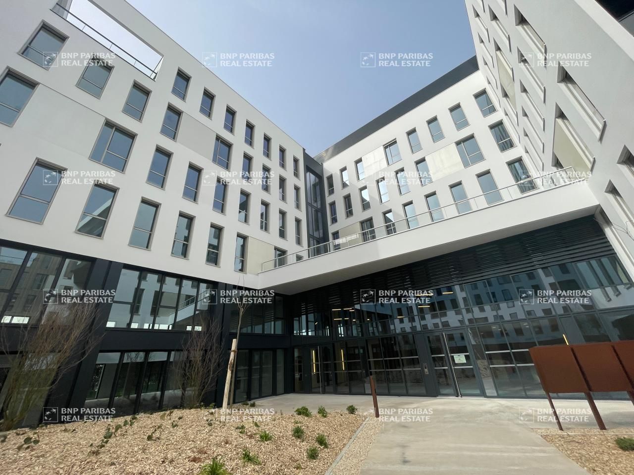 3199.98 m² pour ce bureaux en vente à Cesson-sévigné