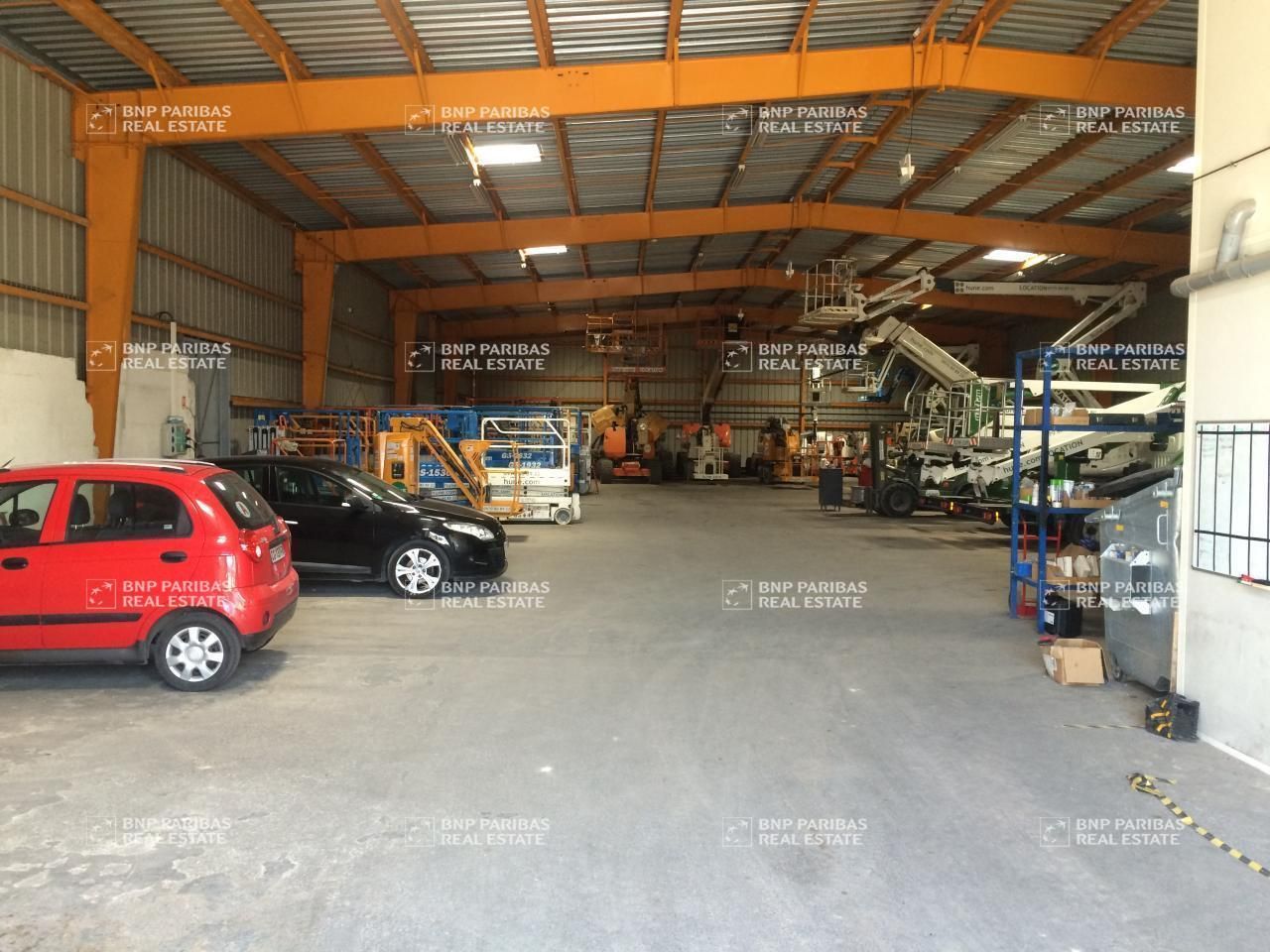 1112 m² pour ce activité en location à Les pennes-mirabeau