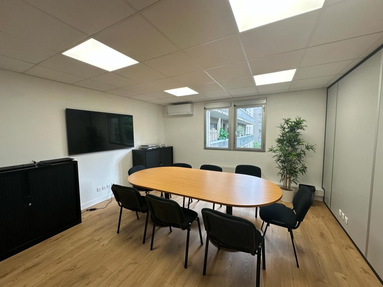 109 m² pour ce bureaux en location à Saint mande