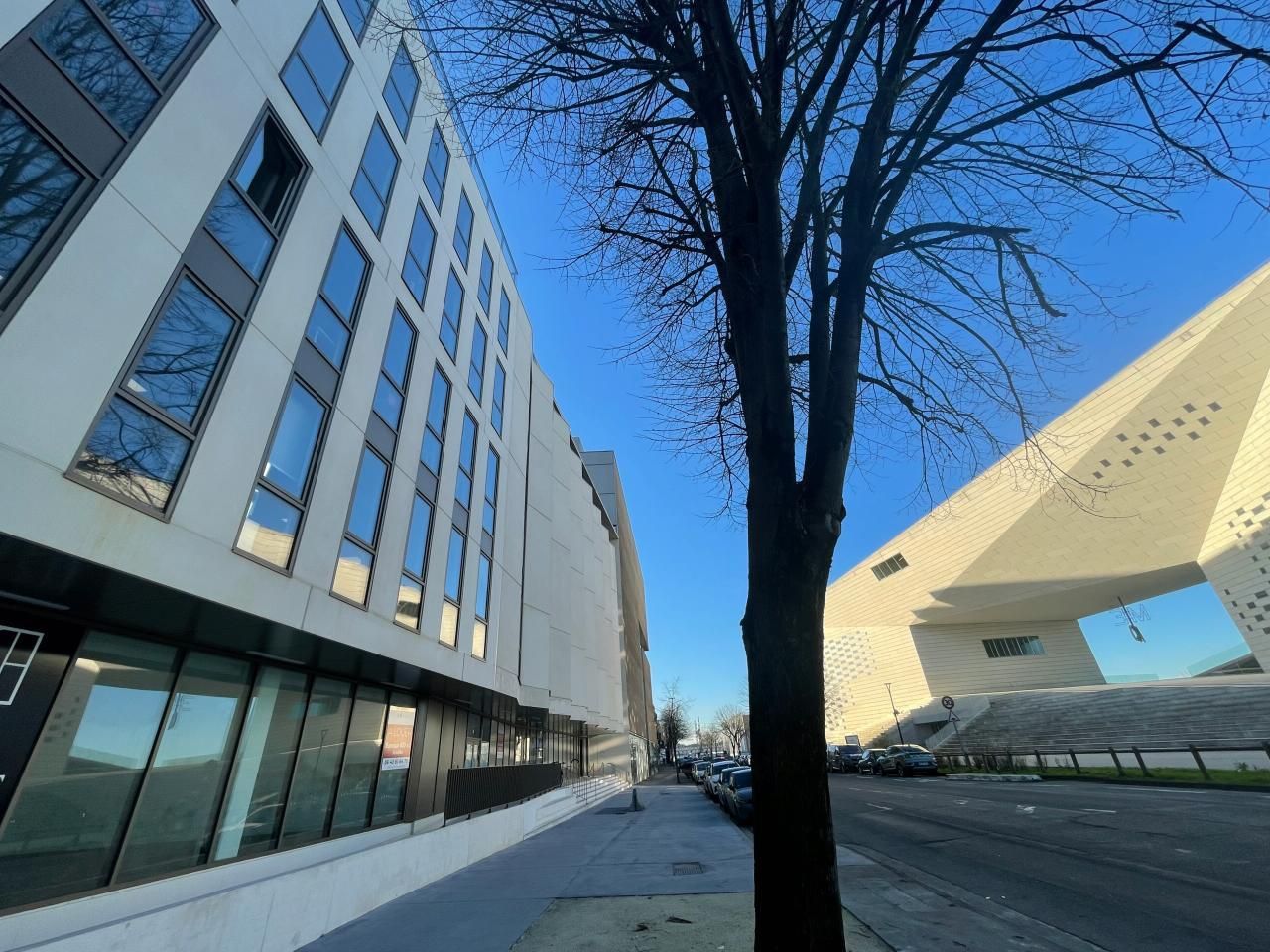 Location Bureaux 855 m² divisibles 33800 Bordeaux