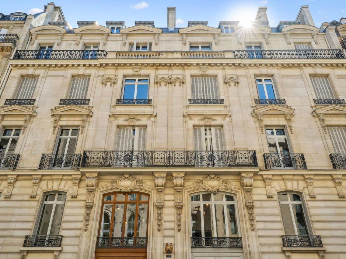 981 m² pour ce bureaux en location à Paris