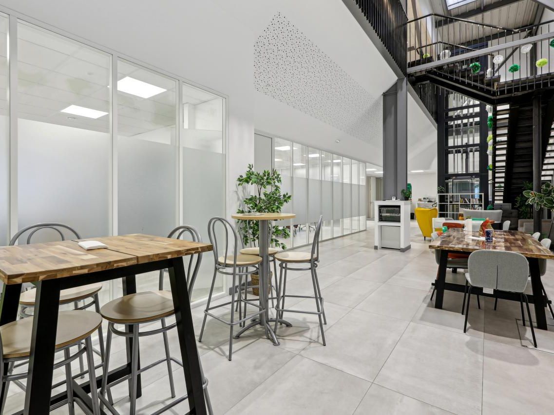 7106.67 m² pour ce pme-pmi en location à Vaux-le-pénil