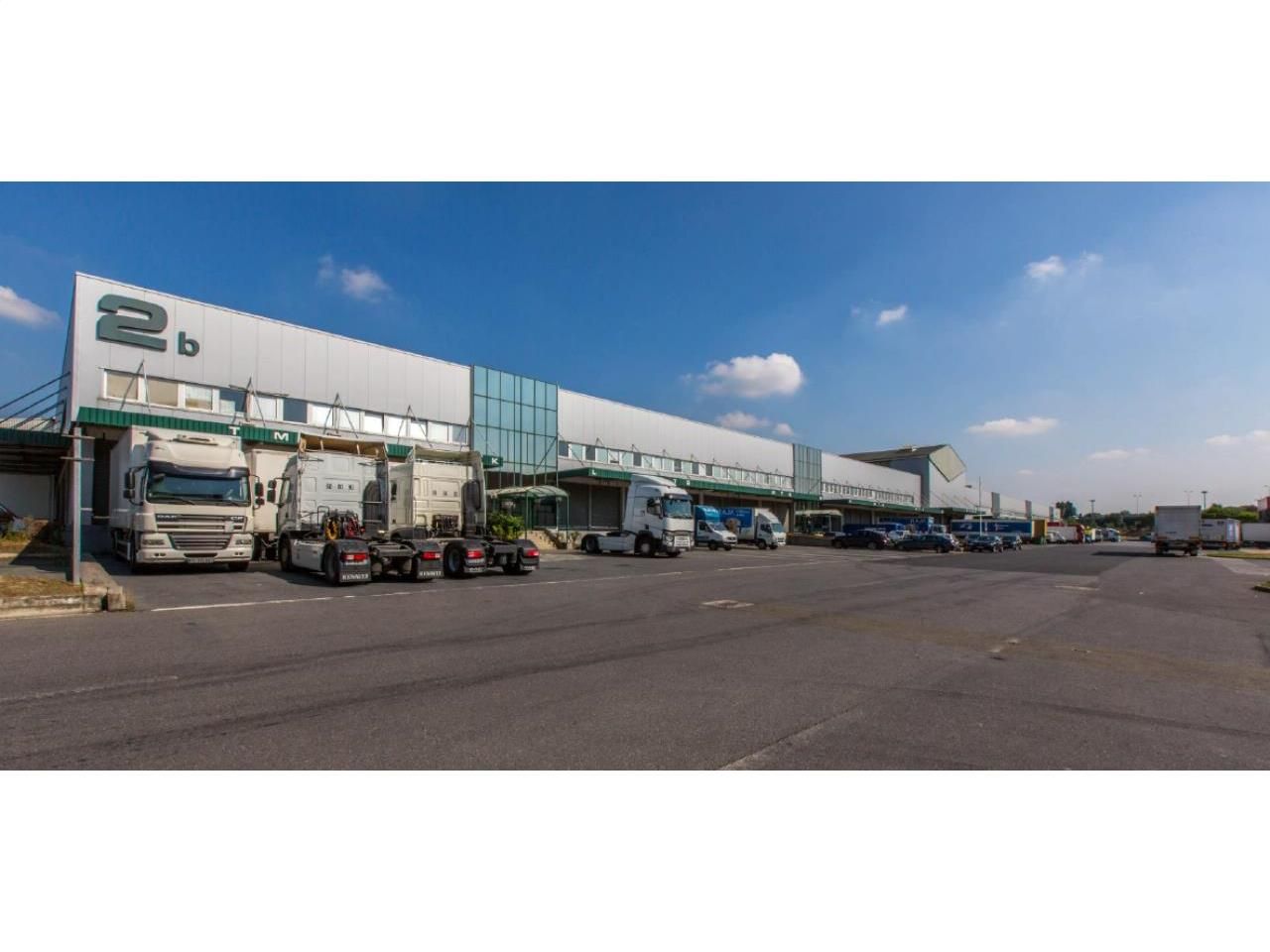 Location Entrepôts classe B 3279 m² divisibles 93600 Aulnay-sous-bois