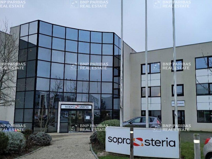 2961 m² pour ce bureaux en location à Saint-grégoire