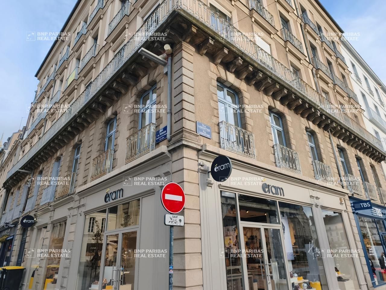 155 m² pour ce bureaux en location à Rennes