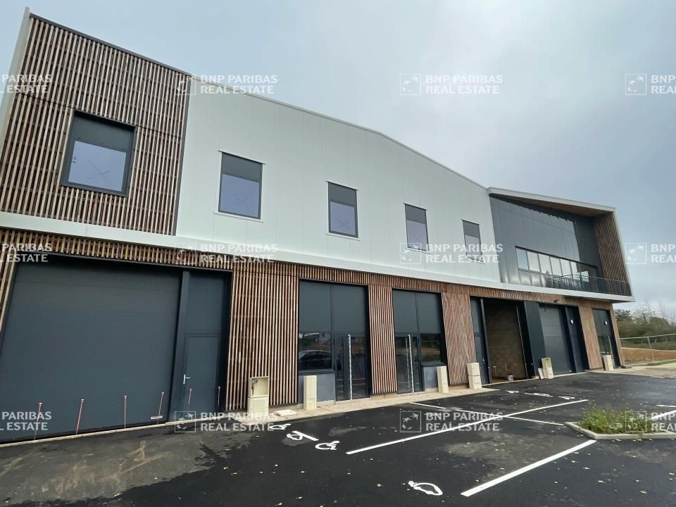 2107 m² pour ce pme-pmi en vente à Plaisir