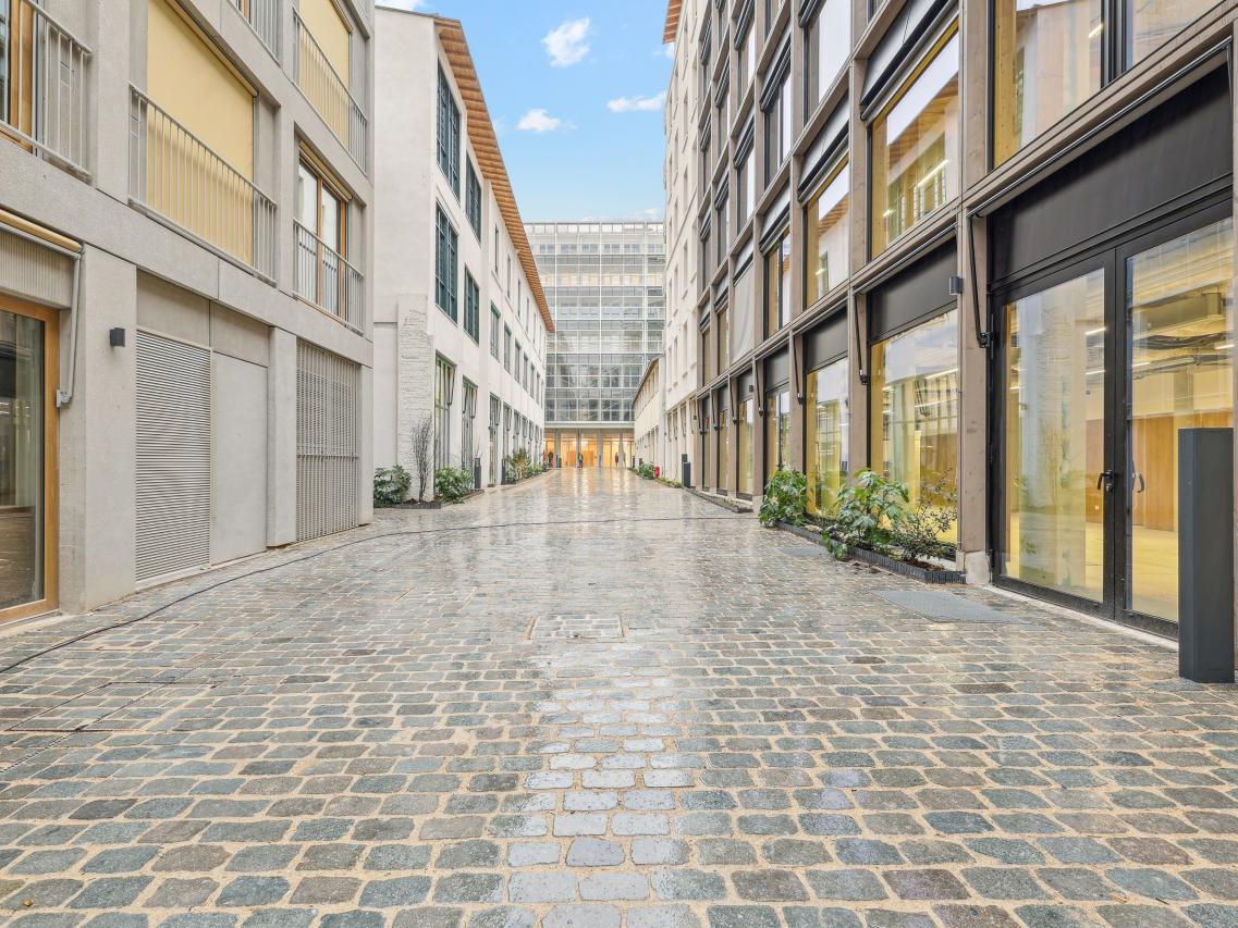 7246.01 m² pour ce bureaux en location à Paris